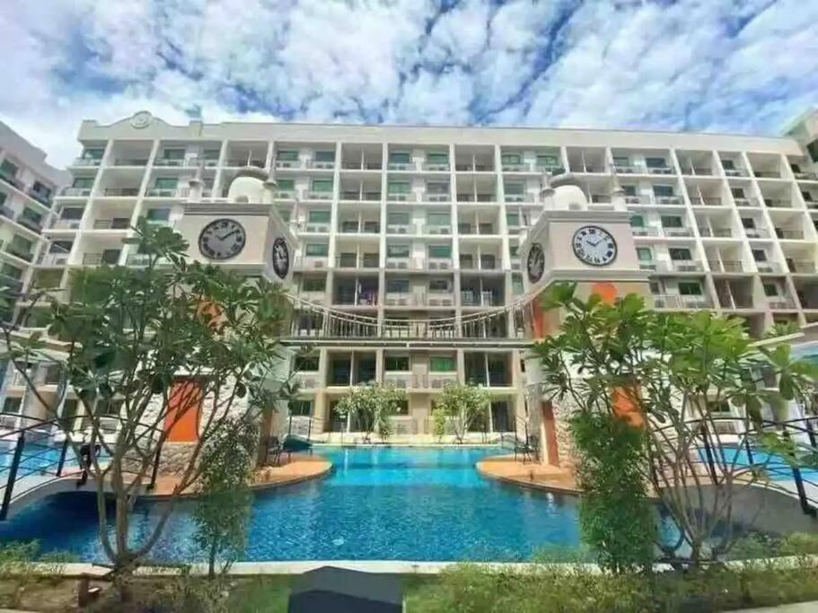 Pleasant Pool View Arcadia 1 Bedroom *