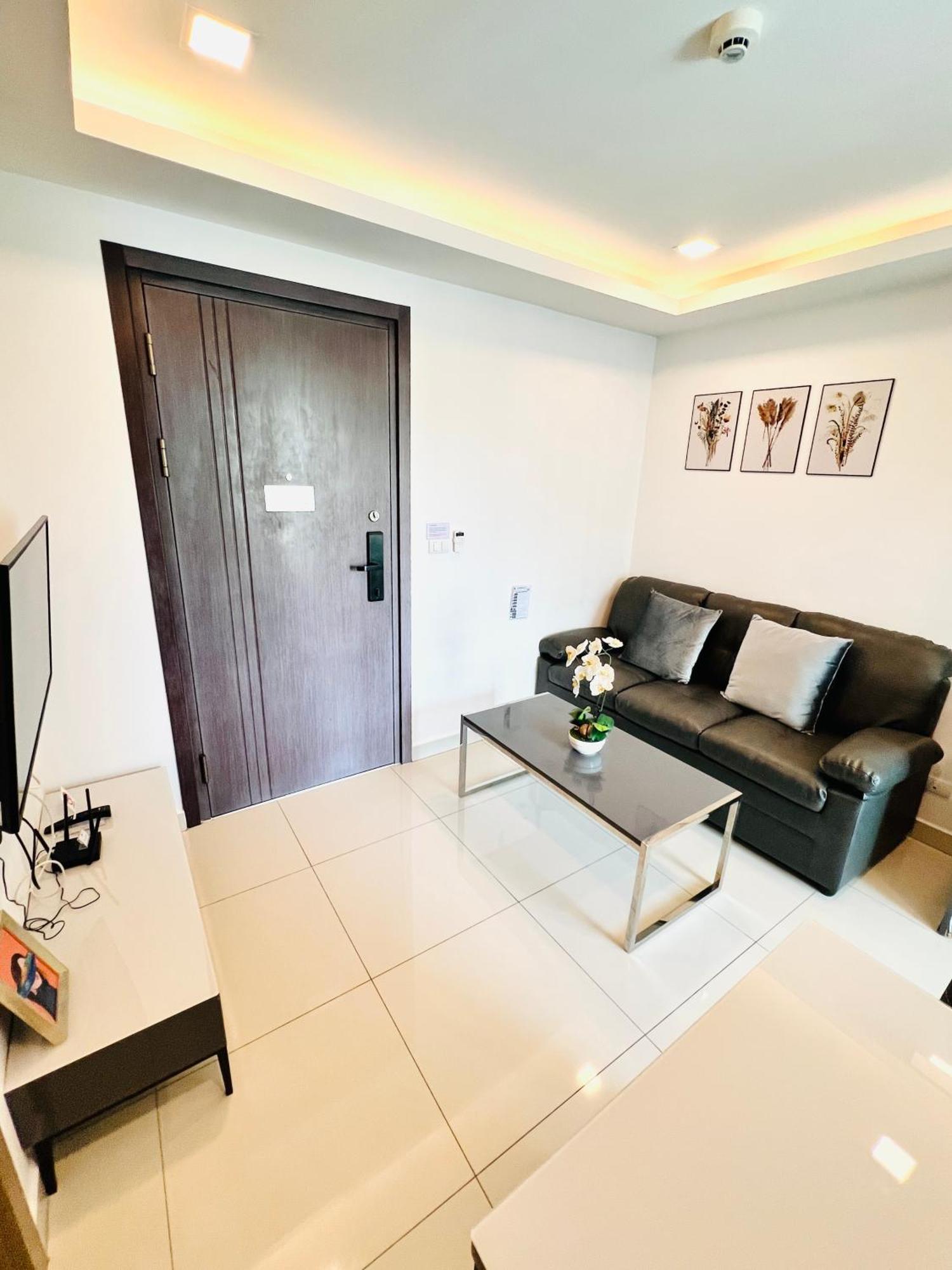 Apartemen Pleasant Pool View Arcadia 1 Bedroom *